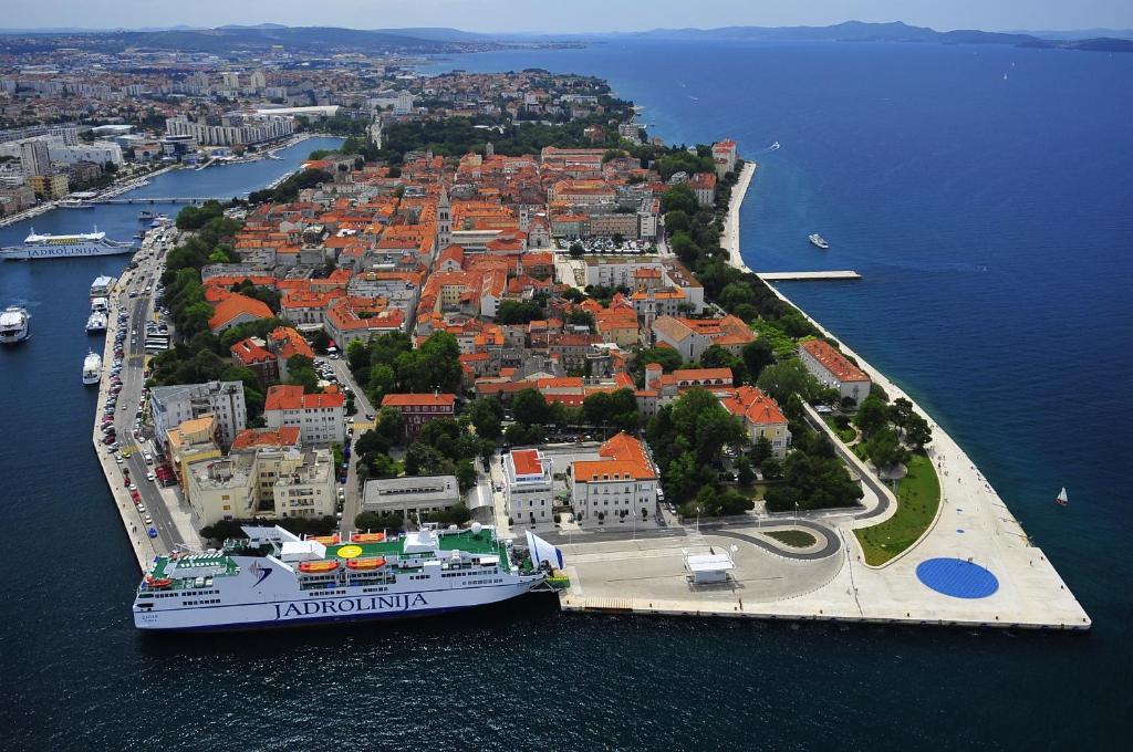 Mila Apartments In Old Town Centre Zadar Eksteriør billede